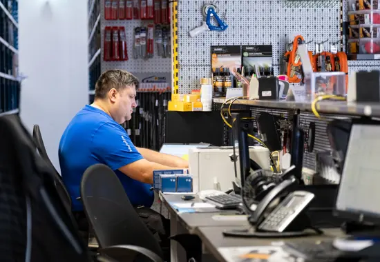 Migration réussie des serveurs chez New Auto Sport Shop : 4 serveurs, 30 PC et systèmes de caisses mis à jour avec succès